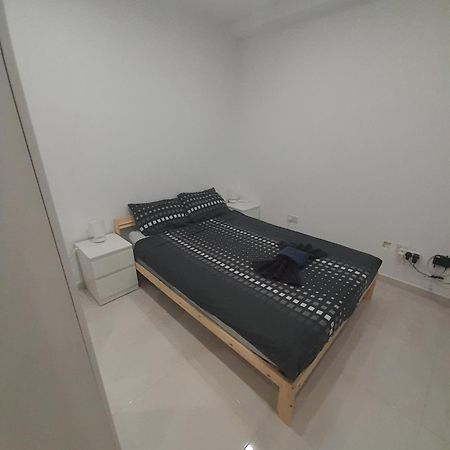 Modern 3Br Stylish Apartment With Large Balcony - Close To St Julians And St Georges Bay Is-Swieqi Εξωτερικό φωτογραφία
